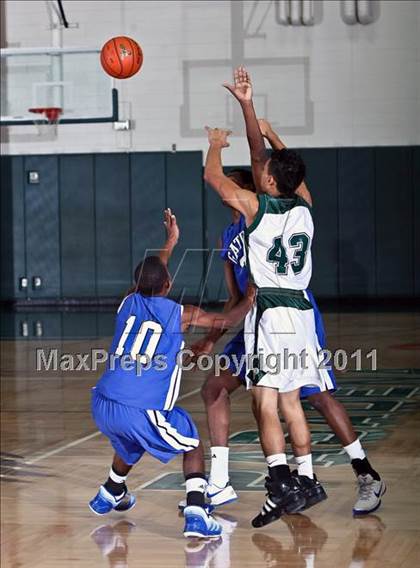 Thumbnail 3 in Dickinson vs. Pasadena (McDonalds Texas Invitational) photogallery.