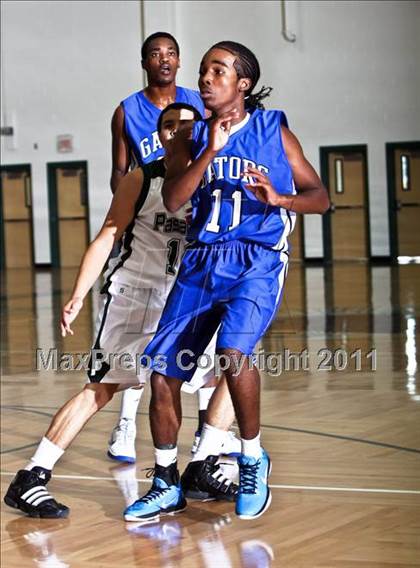 Thumbnail 3 in Dickinson vs. Pasadena (McDonalds Texas Invitational) photogallery.
