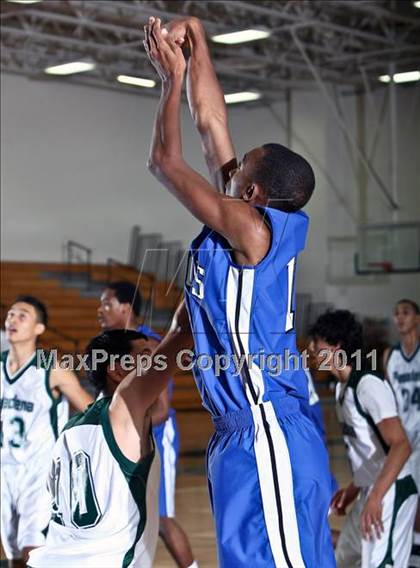 Thumbnail 2 in Dickinson vs. Pasadena (McDonalds Texas Invitational) photogallery.