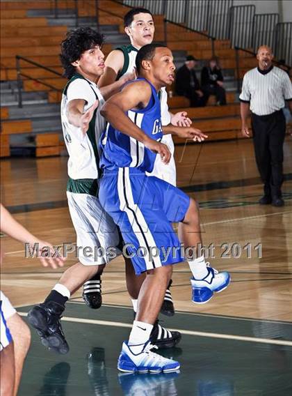 Thumbnail 2 in Dickinson vs. Pasadena (McDonalds Texas Invitational) photogallery.