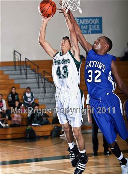 Thumbnail 3 in Dickinson vs. Pasadena (McDonalds Texas Invitational) photogallery.