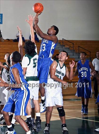 Thumbnail 2 in Dickinson vs. Pasadena (McDonalds Texas Invitational) photogallery.