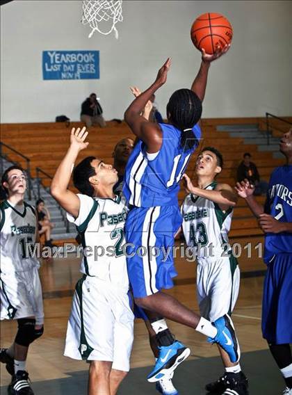 Thumbnail 3 in Dickinson vs. Pasadena (McDonalds Texas Invitational) photogallery.