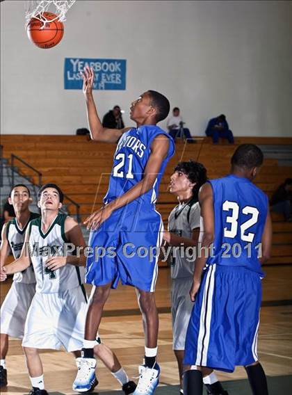 Thumbnail 3 in Dickinson vs. Pasadena (McDonalds Texas Invitational) photogallery.