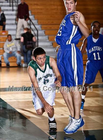 Thumbnail 3 in Dickinson vs. Pasadena (McDonalds Texas Invitational) photogallery.