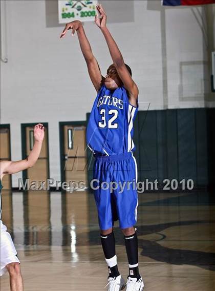 Thumbnail 2 in Dickinson vs. Pasadena (McDonalds Texas Invitational) photogallery.