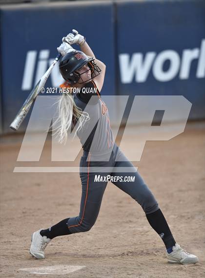 Thumbnail 3 in OC All Stars: North vs. South 2/2 photogallery.