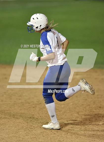 Thumbnail 3 in OC All Stars: North vs. South 2/2 photogallery.