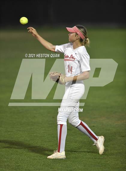 Thumbnail 3 in OC All Stars: North vs. South 2/2 photogallery.