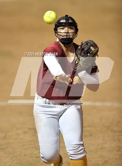Thumbnail 2 in OC All Stars: North vs. South 2/2 photogallery.