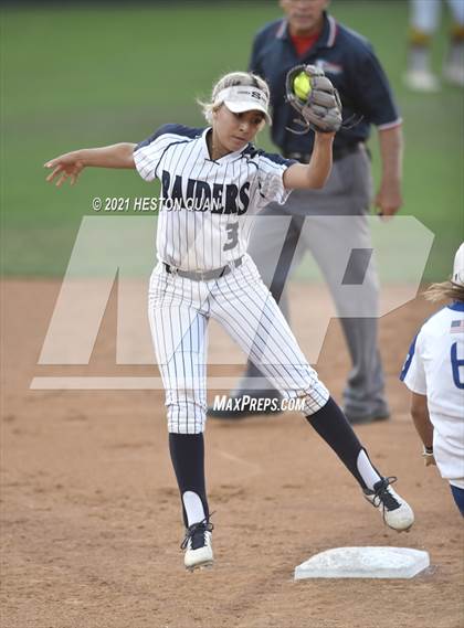 Thumbnail 3 in OC All Stars: North vs. South 2/2 photogallery.