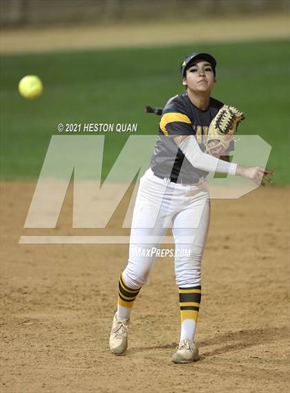 Thumbnail 3 in OC All Stars: North vs. South 2/2 photogallery.