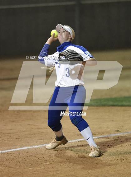 Thumbnail 3 in OC All Stars: North vs. South 2/2 photogallery.