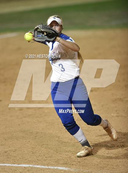 Thumbnail 3 in OC All Stars: North vs. South 2/2 photogallery.