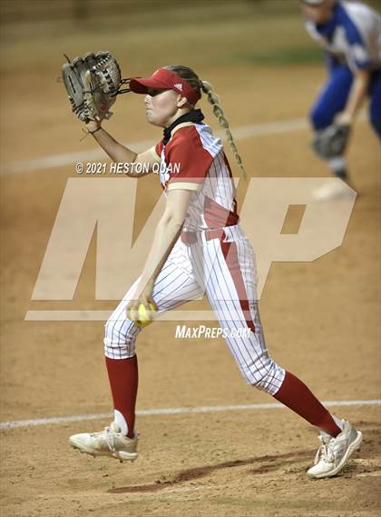 Thumbnail 3 in OC All Stars: North vs. South 2/2 photogallery.