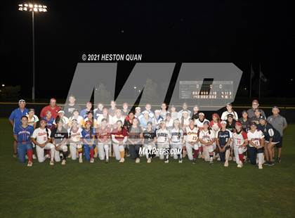 Thumbnail 3 in OC All Stars: North vs. South 2/2 photogallery.