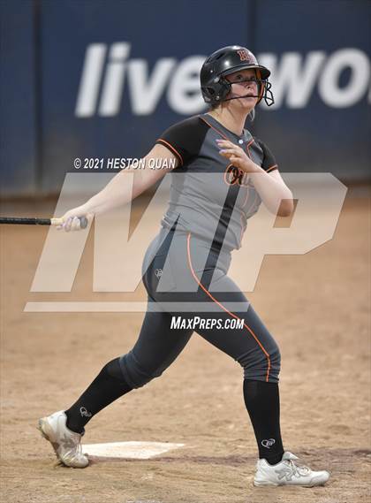 Thumbnail 3 in OC All Stars: North vs. South 2/2 photogallery.