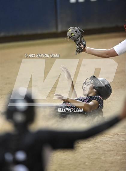 Thumbnail 3 in OC All Stars: North vs. South 2/2 photogallery.
