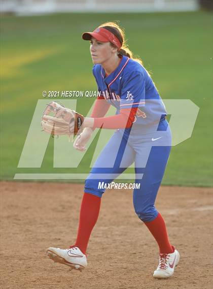 Thumbnail 2 in OC All Stars: North vs. South 2/2 photogallery.
