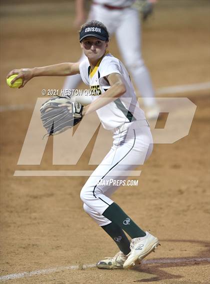 Thumbnail 1 in OC All Stars: North vs. South 2/2 photogallery.