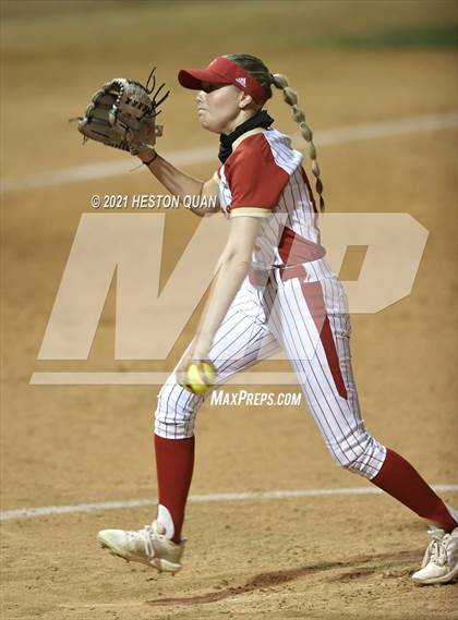 Thumbnail 3 in OC All Stars: North vs. South 2/2 photogallery.
