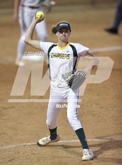 Thumbnail 3 in OC All Stars: North vs. South 2/2 photogallery.