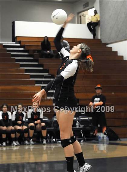 Thumbnail 2 in Dos Pueblos vs Huntington Beach (CIF SS D1A Final) photogallery.