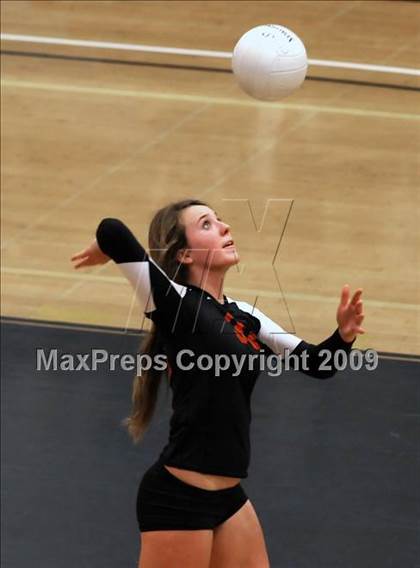 Thumbnail 2 in Dos Pueblos vs Huntington Beach (CIF SS D1A Final) photogallery.