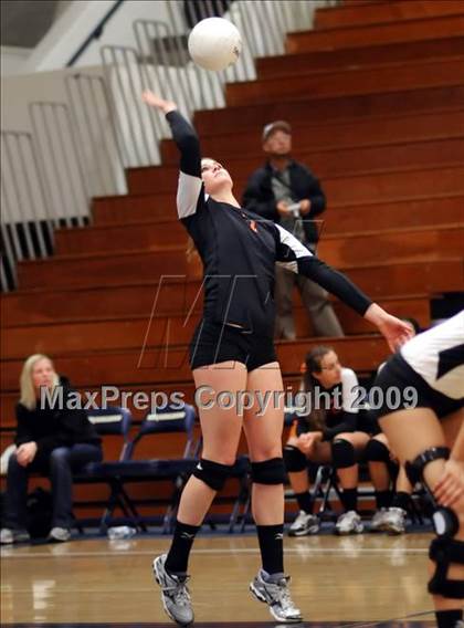 Thumbnail 2 in Dos Pueblos vs Huntington Beach (CIF SS D1A Final) photogallery.