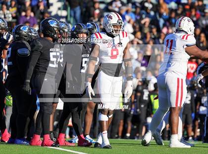 Thumbnail 2 in North Crowley vs. Duncanville (UIL 6A D1 Semifinal) photogallery.