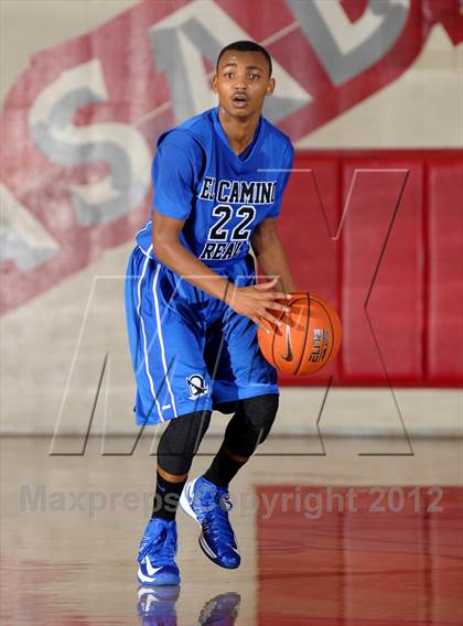 Thumbnail 3 in El Camino Real vs. Granite Hills (Rose City Roundball Classic) photogallery.