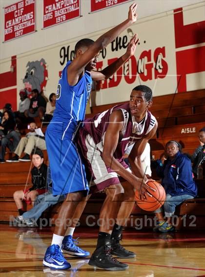 Thumbnail 3 in El Camino Real vs. Granite Hills (Rose City Roundball Classic) photogallery.