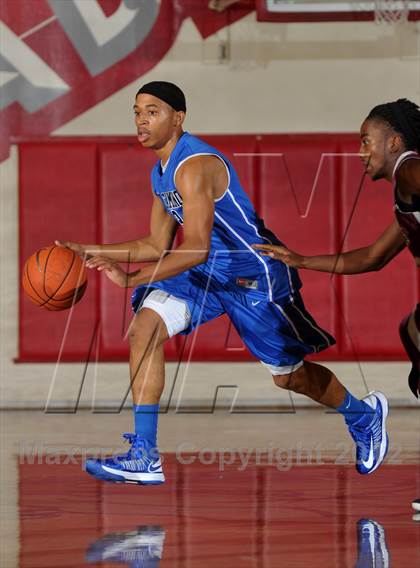Thumbnail 1 in El Camino Real vs. Granite Hills (Rose City Roundball Classic) photogallery.