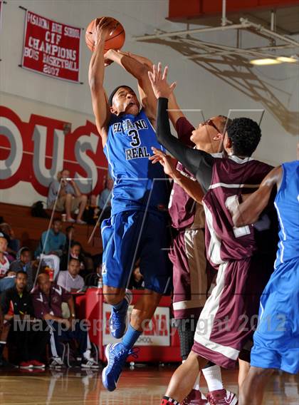 Thumbnail 2 in El Camino Real vs. Granite Hills (Rose City Roundball Classic) photogallery.