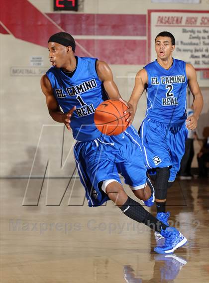 Thumbnail 3 in El Camino Real vs. Granite Hills (Rose City Roundball Classic) photogallery.