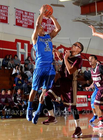 Thumbnail 1 in El Camino Real vs. Granite Hills (Rose City Roundball Classic) photogallery.