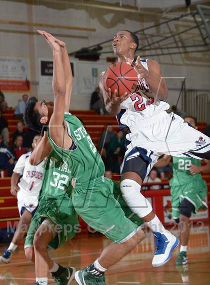 Thumbnail 1 in St. Mary's @ Modesto Christian (Father Barry Christmas Classic) photogallery.