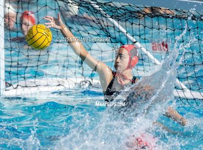 Thumbnail 3 in Mater Dei vs. Orange Lutheran photogallery.
