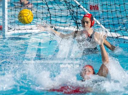 Thumbnail 1 in Mater Dei vs. Orange Lutheran photogallery.