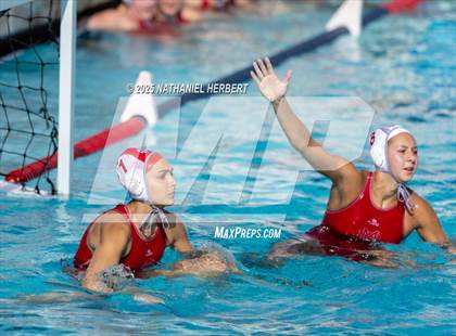 Thumbnail 2 in Mater Dei vs. Orange Lutheran photogallery.