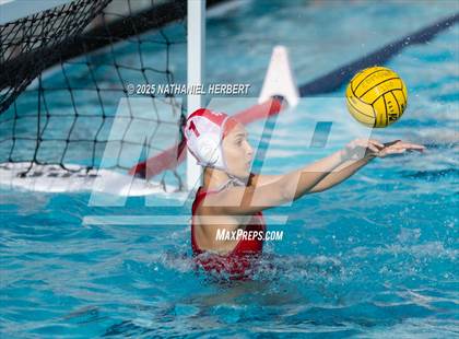 Thumbnail 2 in Mater Dei vs. Orange Lutheran photogallery.