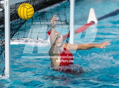 Thumbnail 2 in Mater Dei vs. Orange Lutheran photogallery.