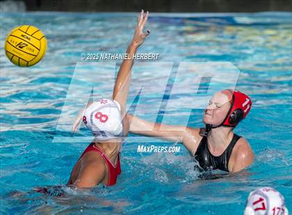 Thumbnail 2 in Mater Dei vs. Orange Lutheran photogallery.