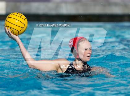 Thumbnail 2 in Mater Dei vs. Orange Lutheran photogallery.