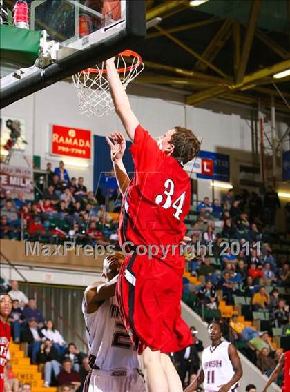 Thumbnail 3 in Aquinas vs. Jamesville-DeWitt (NYSPHSAA Class A Semifinal) photogallery.