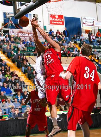 Thumbnail 3 in Aquinas vs. Jamesville-DeWitt (NYSPHSAA Class A Semifinal) photogallery.