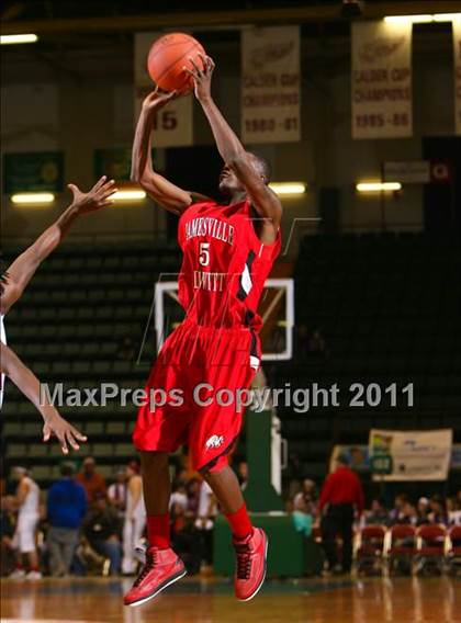 Thumbnail 1 in Aquinas vs. Jamesville-DeWitt (NYSPHSAA Class A Semifinal) photogallery.