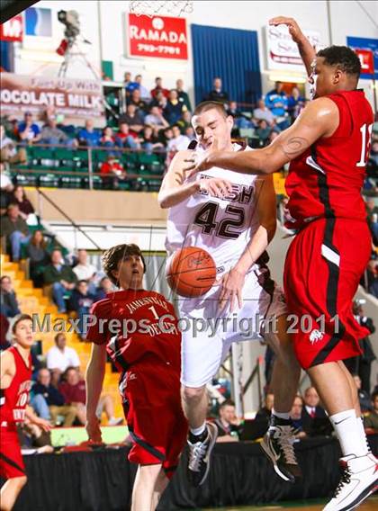 Thumbnail 1 in Aquinas vs. Jamesville-DeWitt (NYSPHSAA Class A Semifinal) photogallery.