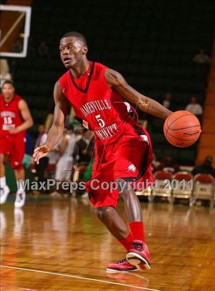 Thumbnail 2 in Aquinas vs. Jamesville-DeWitt (NYSPHSAA Class A Semifinal) photogallery.