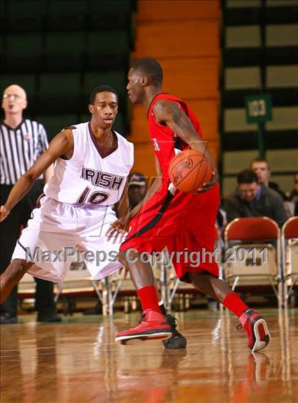 Thumbnail 1 in Aquinas vs. Jamesville-DeWitt (NYSPHSAA Class A Semifinal) photogallery.